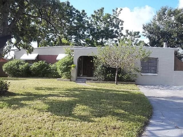 1st image of 4420 Edgebrook Dr