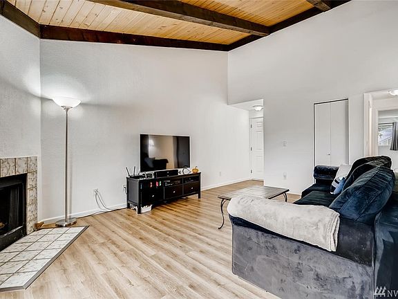 Large living room with new flooring