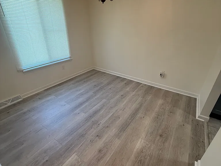 30 Charter Oaks Dr #4 — Photo 8