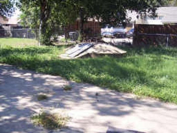 4th image of 9517 Highfield Dr