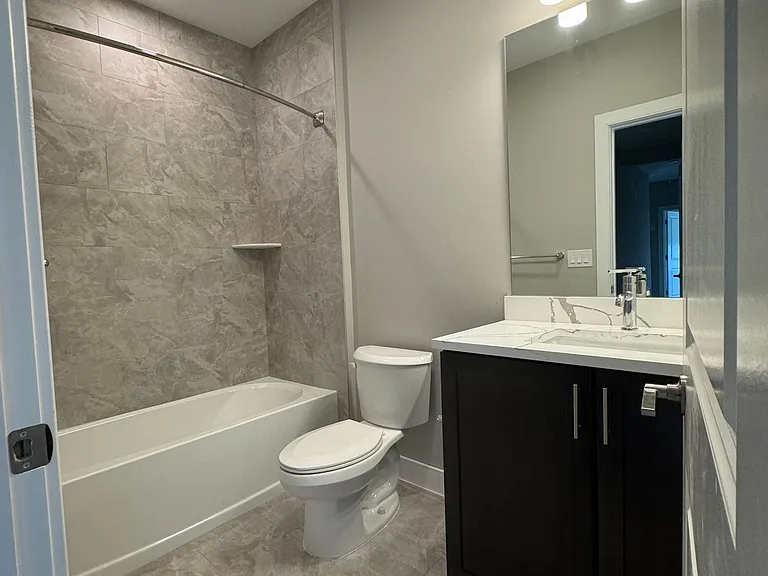 24 Veterans Memorial Dr E #1 — Photo 9