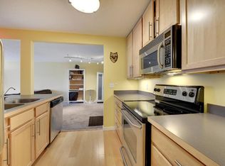 52 Groveland Ter #A101, Minneapolis, MN 55403