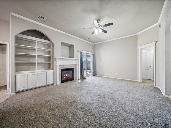 5th image of 1120 S Marina Dr