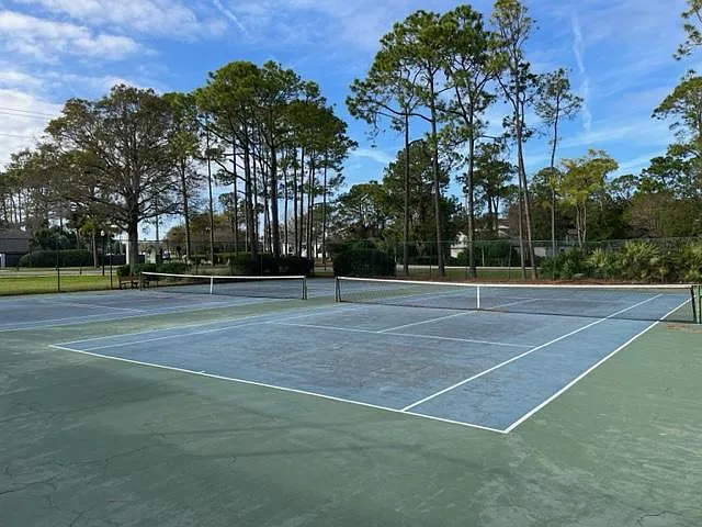 Gated tennis courts for Islands Residents