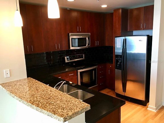 3rd image of 155 Court Ave #1613