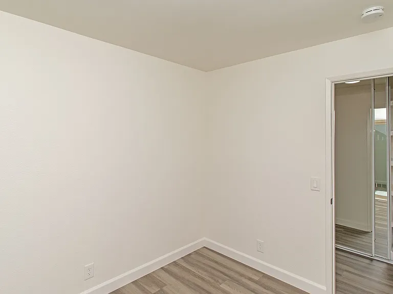 Adams Street Apartments — Photo 30