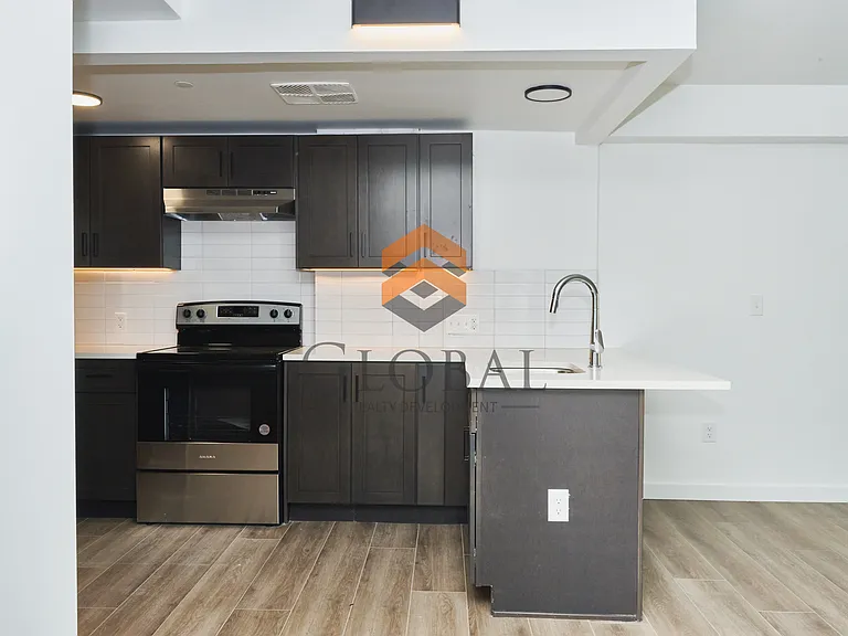 790 Allerton Ave #303 — Photo 4