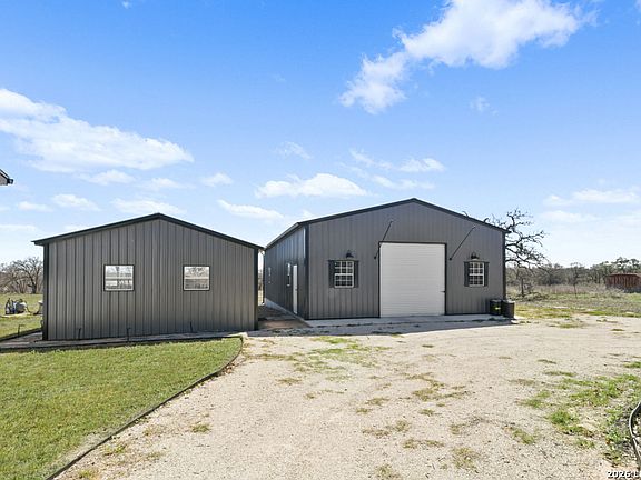 4th image of 175 Ranch Country