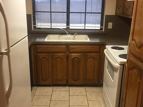 4th image of 1615 Crescent Ln