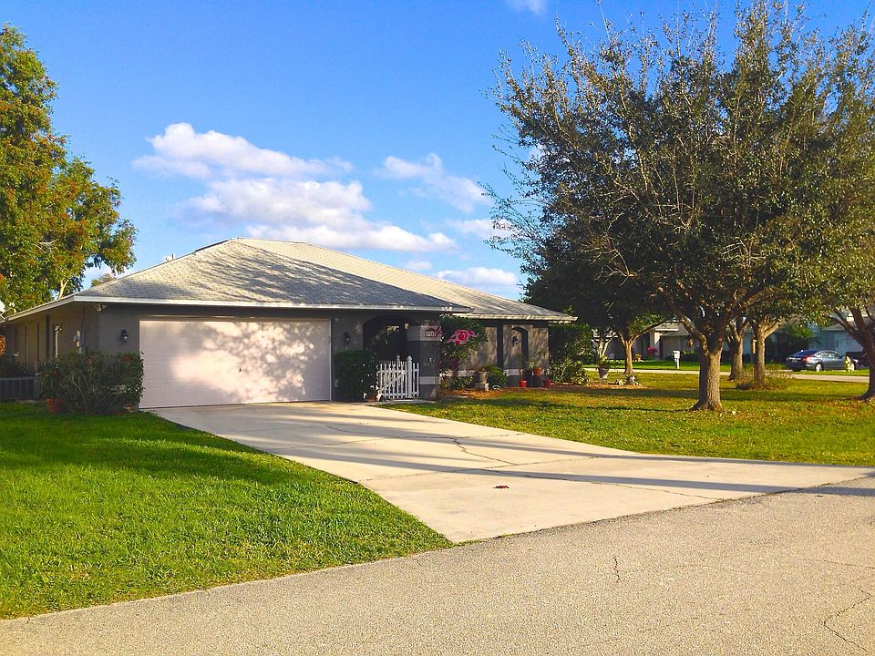 1st image of 9867 Country Oaks Dr