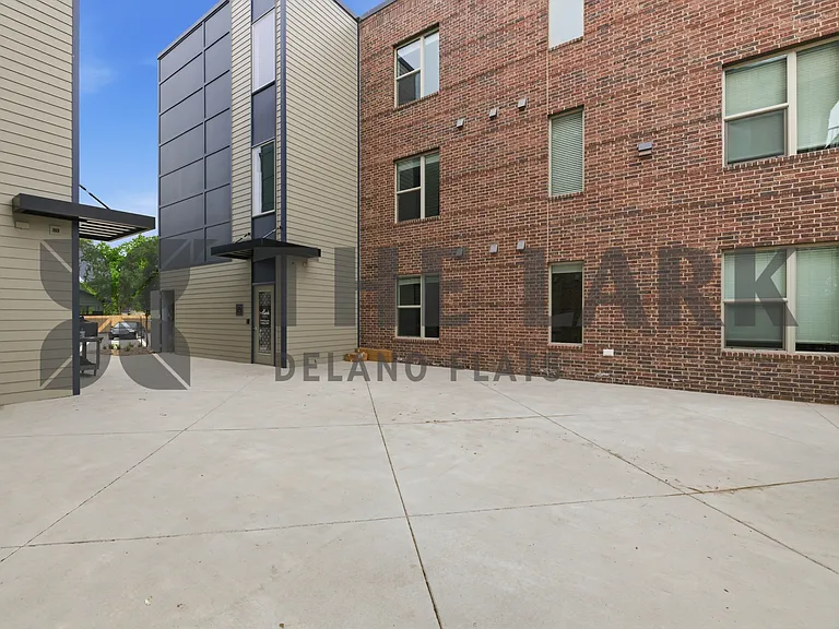 721 W Maple St #1000 — Photo 6
