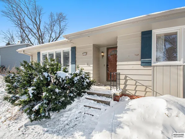 216 S 86th St, Omaha, NE 68114