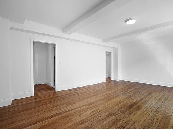 3rd image of 433 W 21st St APT 4A