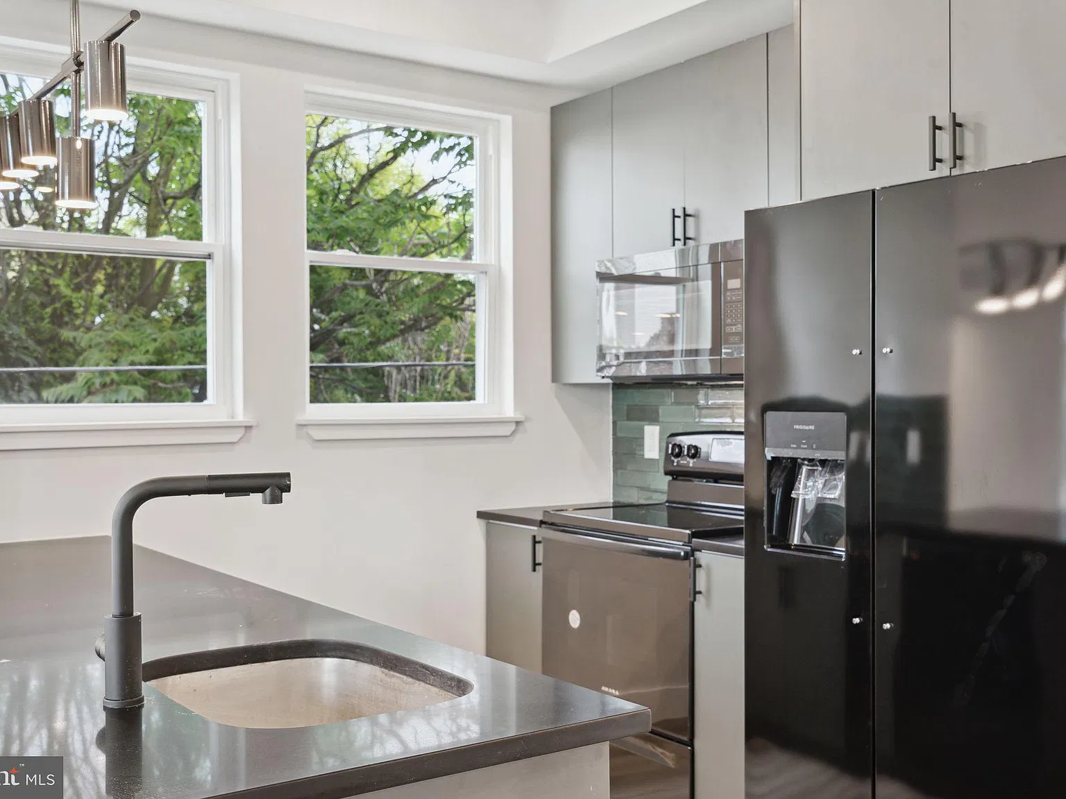 156 W Cumberland St — Photo 3