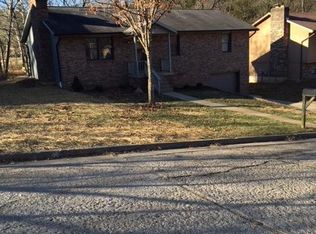 608 Holiday Dr, Jefferson City, MO 65101