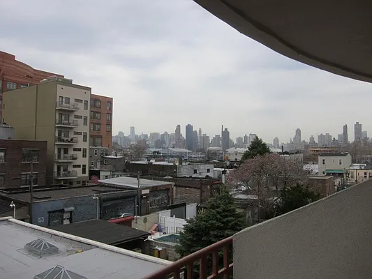 Rented by Realty 2000 Corp | media 26