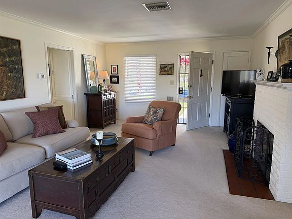 4th image of 4010 N Hempstead Cir