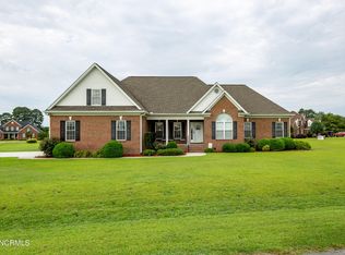 122 Challenge Club Dr, Clinton, NC 28328