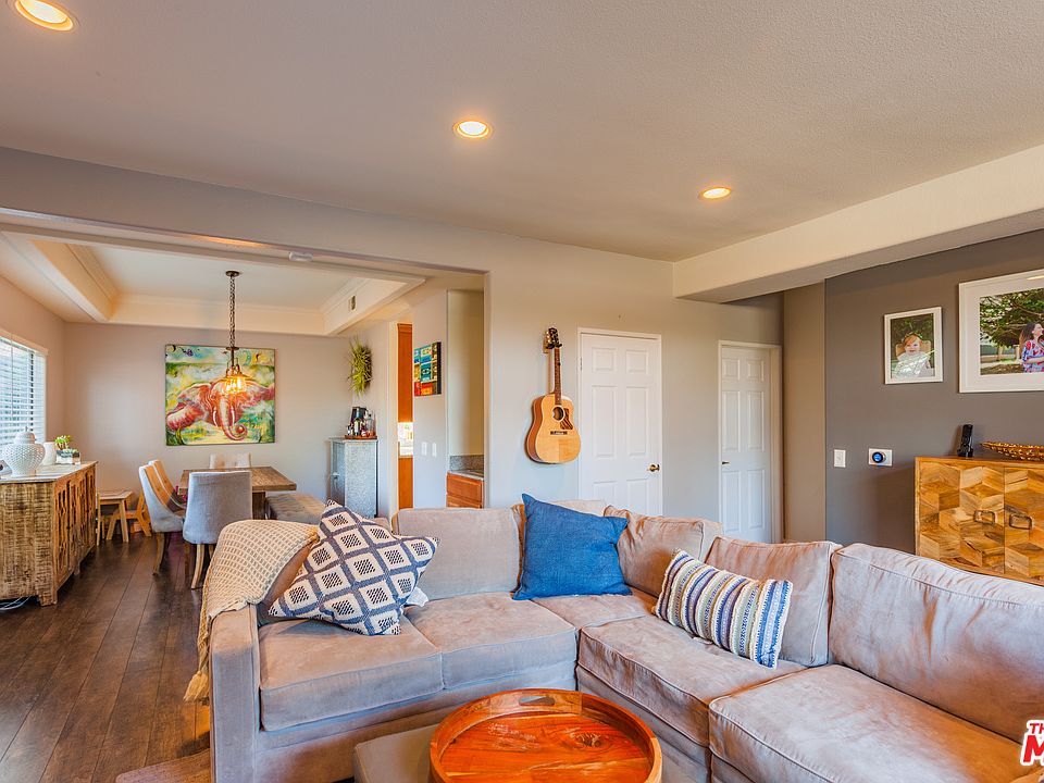 1st image of 14351 Magnolia Blvd APT 6