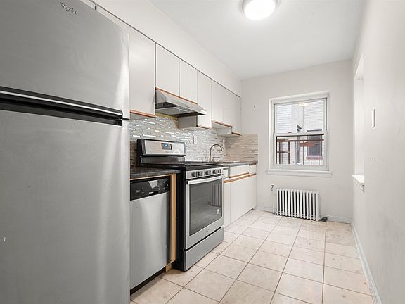 2nd image of 40 Glenwood Ave #C303