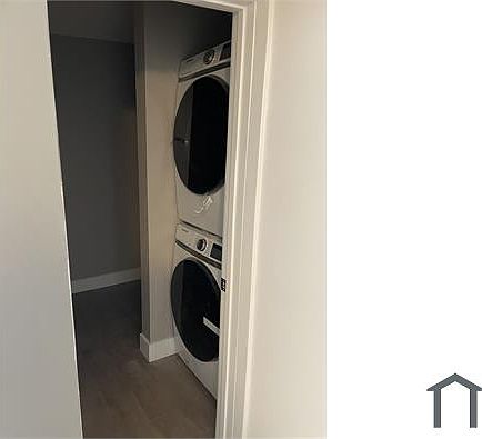 3rd image of 4554 Silverwood St
