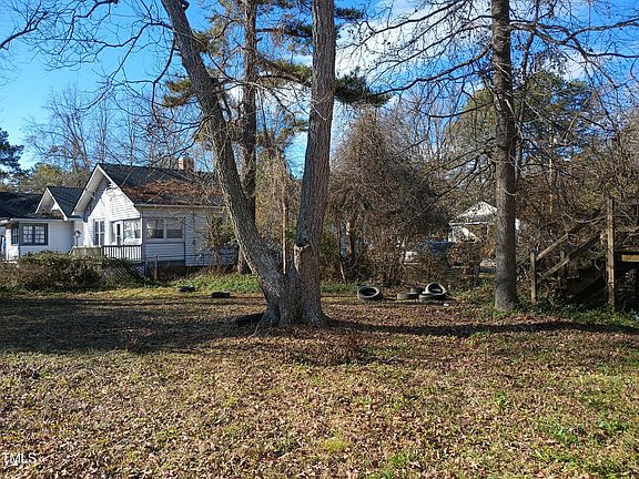 3rd image of 835 Sunset Ave