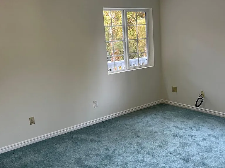 496 Fairway Ct — Photo 17