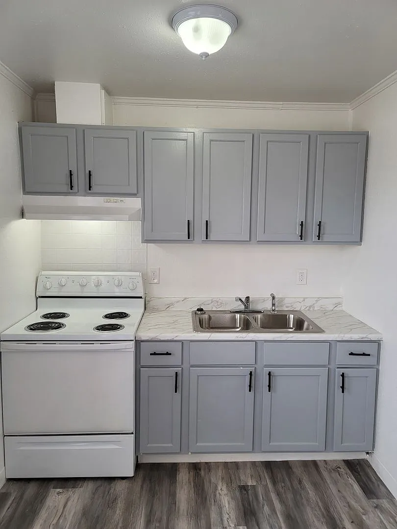 108 Coogan — Photo 3