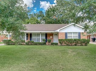 5210 Briarbend Dr, Houston, TX 77035