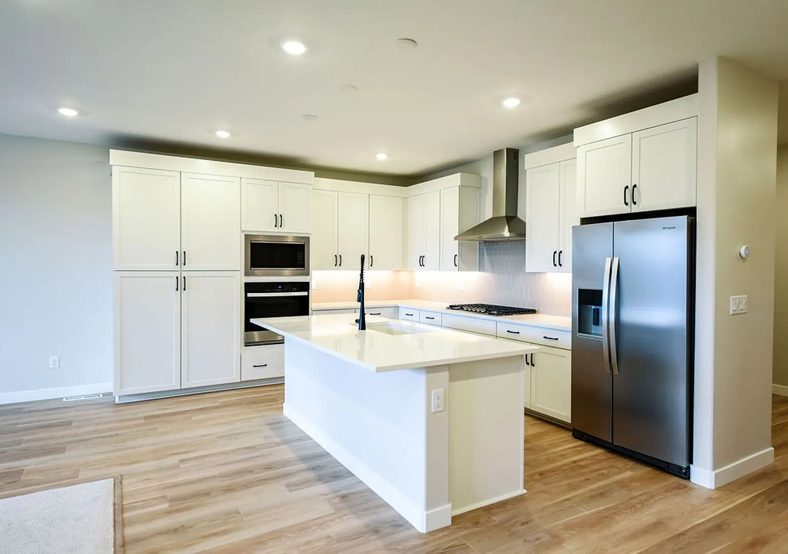 Luxury Townhome with Sweeping Mountain & Valley Views — Photo 4