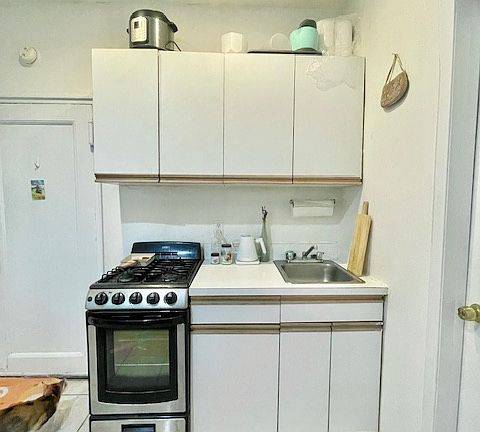 4th image of 331 E 88th St APT 3B
