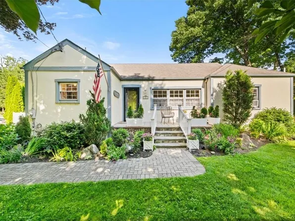 80 Overlook Road N, White Plains, NY 10603