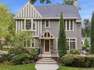 107 S 54th St, Omaha, NE 68132