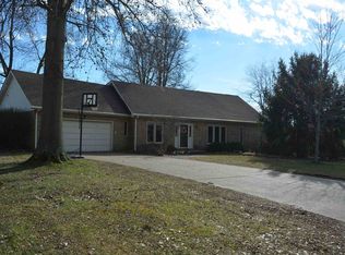 8055 Ridgemont Dr, Newburgh, IN 47630