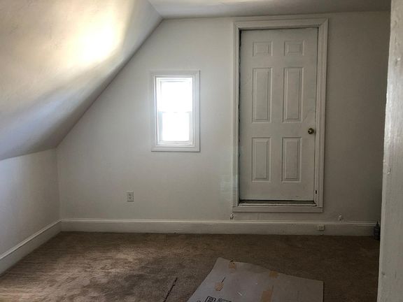 4th image of 1299 Narragansett Blvd #2