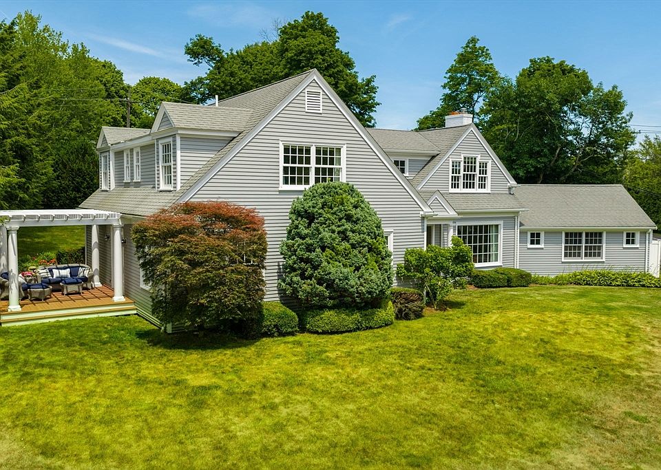 1st image of 255 Pond St