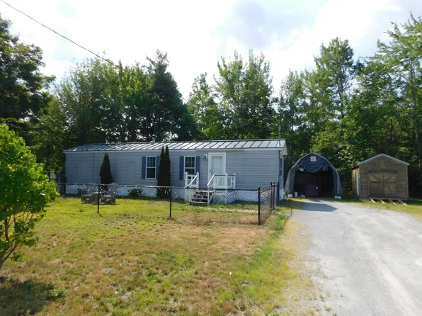 69 County Road, Milford, ME 04461