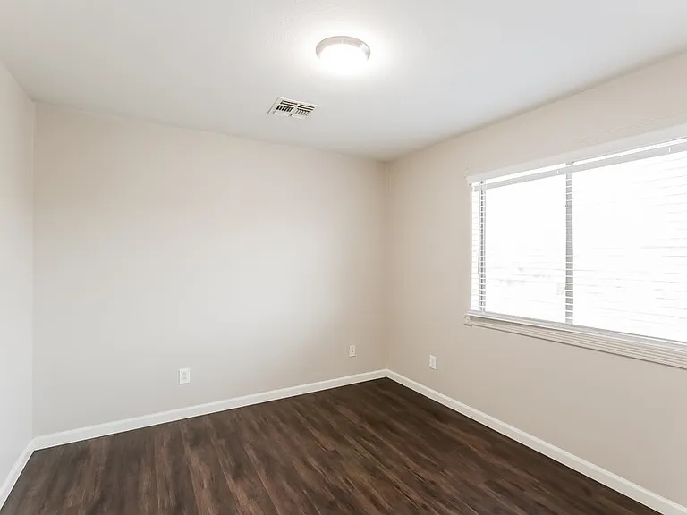 9243 W Salter Dr — Photo 12