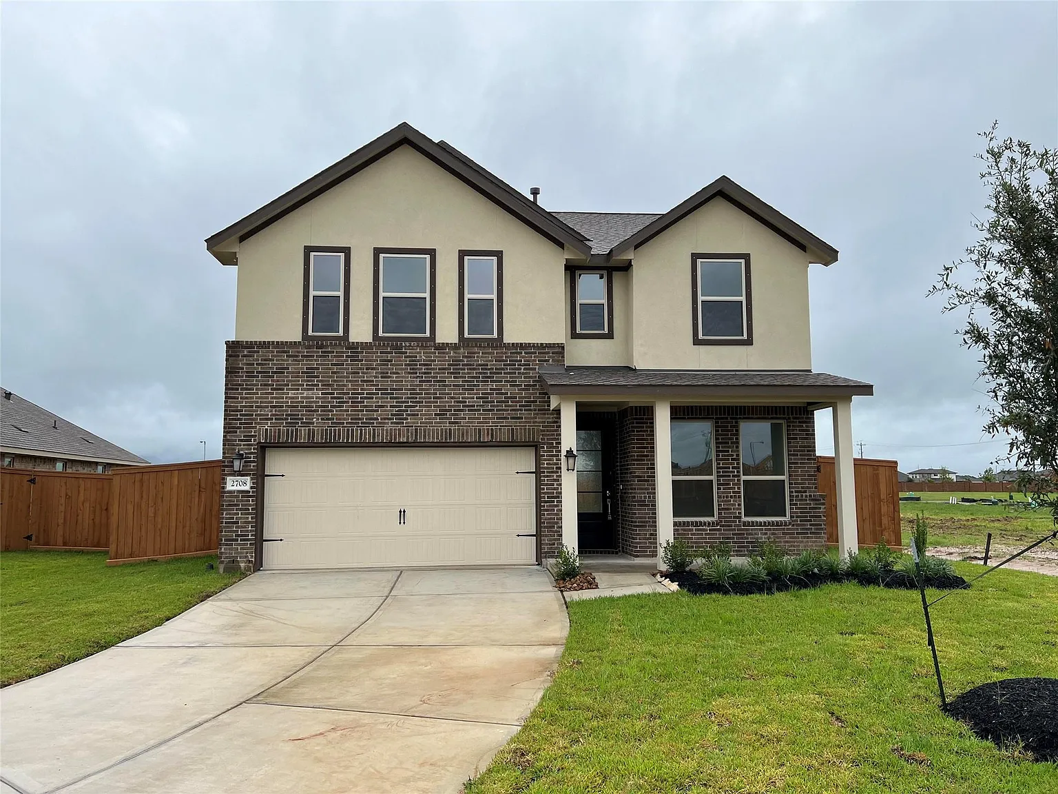 3 bed, 2.5 bath, 2539 sqft, $2,900 — Photo 1