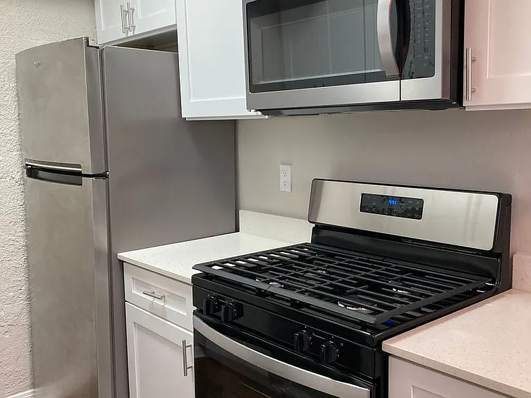 Flats at West End — Photo 9