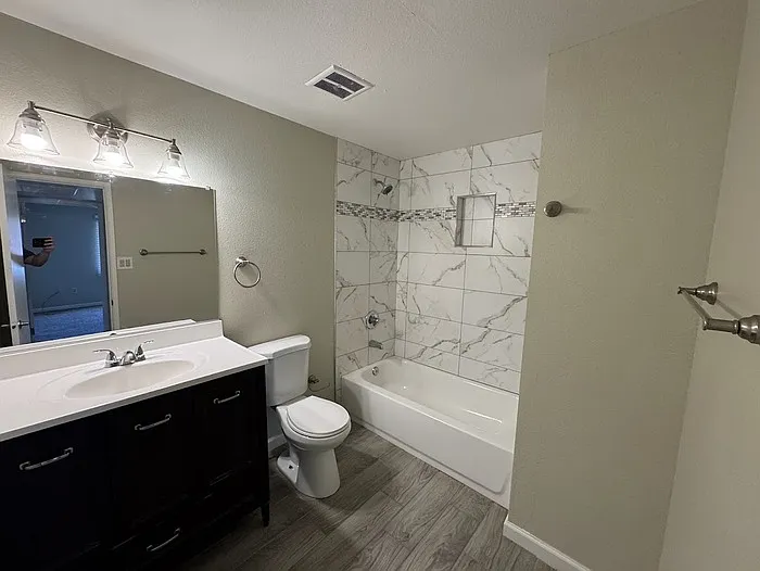 7361 W Coronado Rd — Photo 14