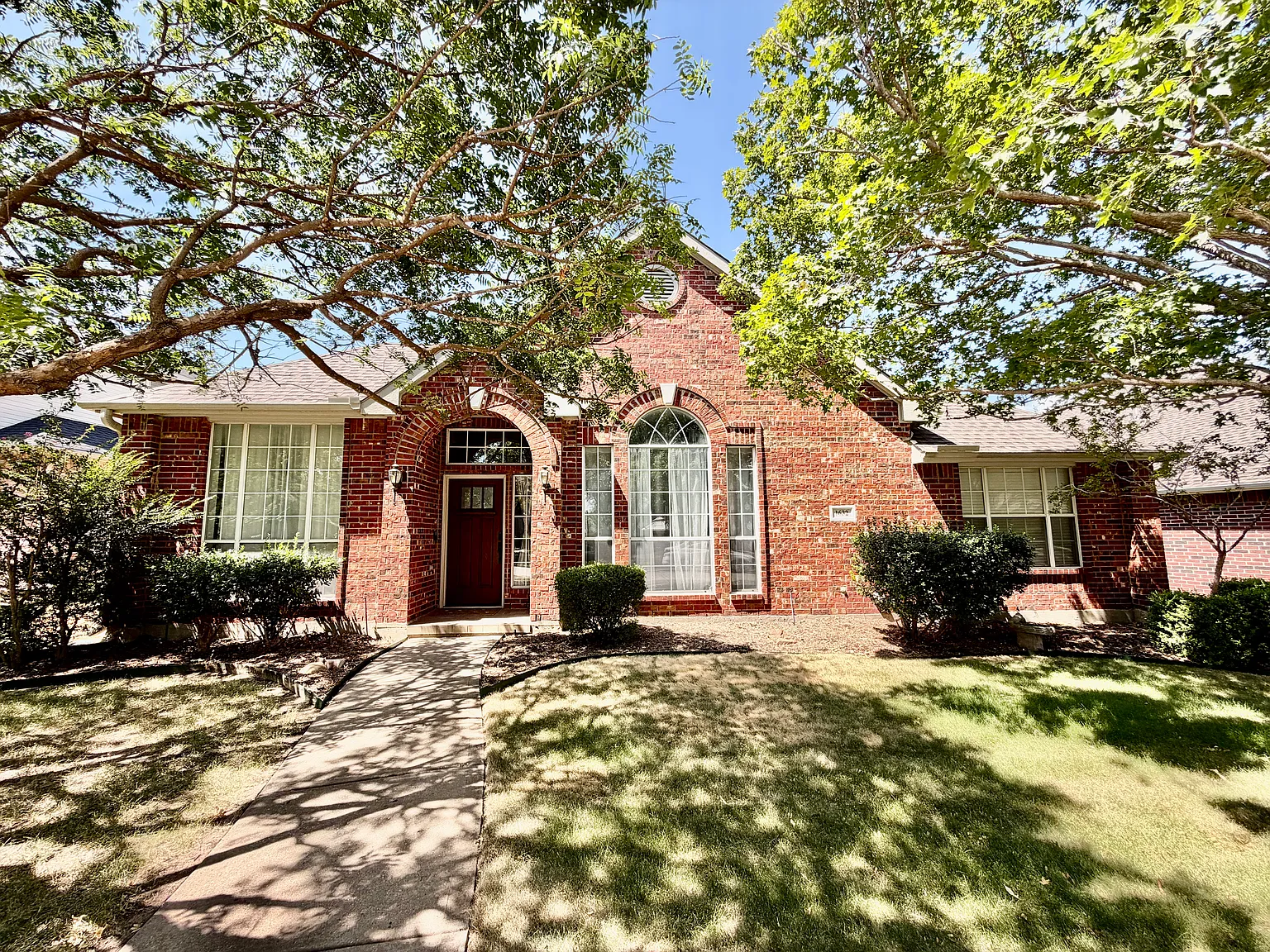3 bed, 2212 sqft, $2,750 — Photo 1