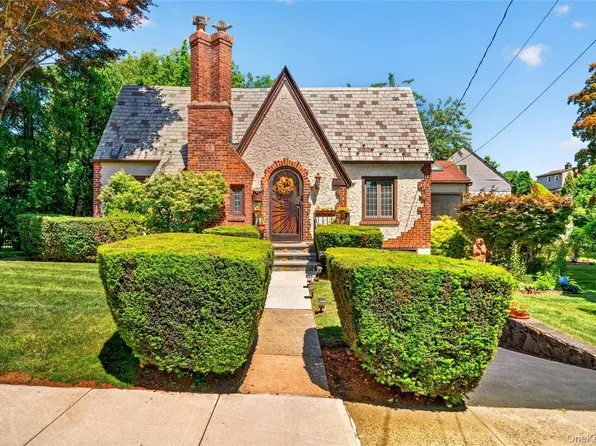 41 Green Place, New Rochelle, NY 10801