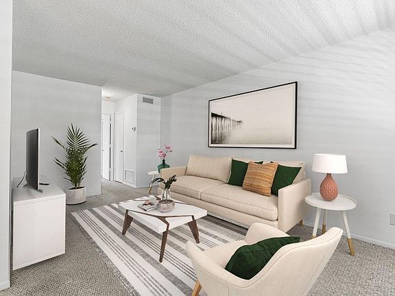 3rd image of 10 Vista Gardens Trl