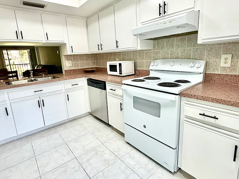 5607 Summer Side Ln #45B — Photo 3
