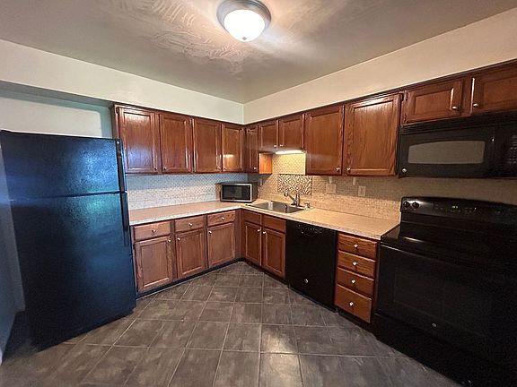 2nd image of 4002 Ditmas Ct