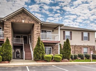 7803 Alfred Schlatter Dr #7, Louisville, KY 40272