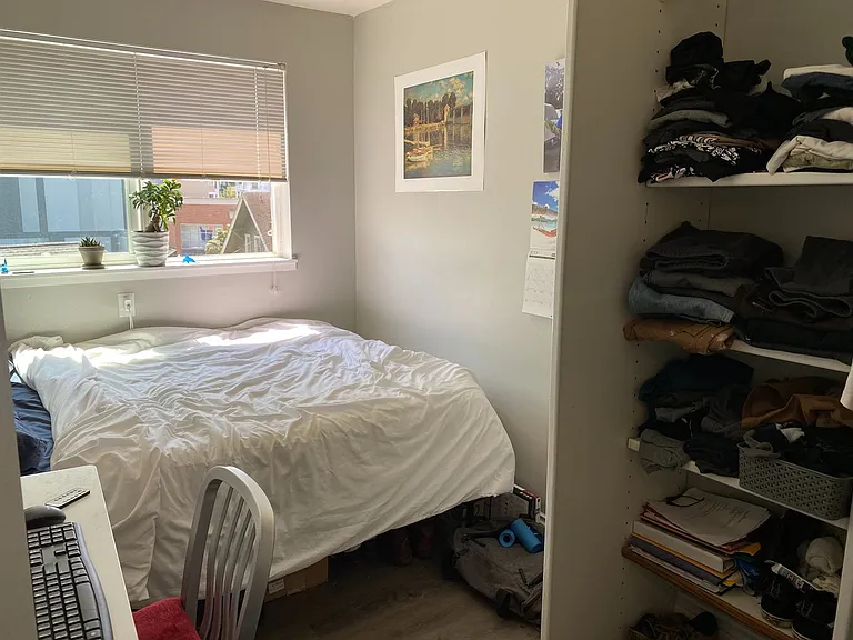 Adams Court Apartments — Photo 11