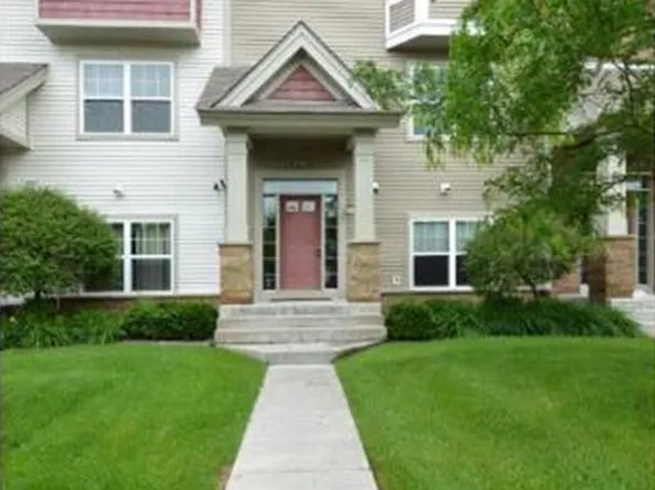 11733 Emery Village Dr N, Champlin, MN 55316