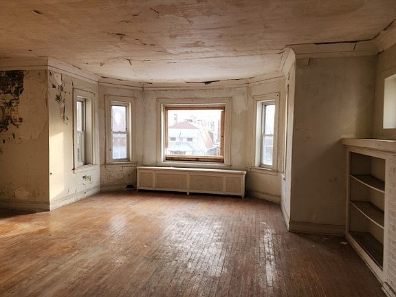 5th image of 8020 S Hermitage Ave